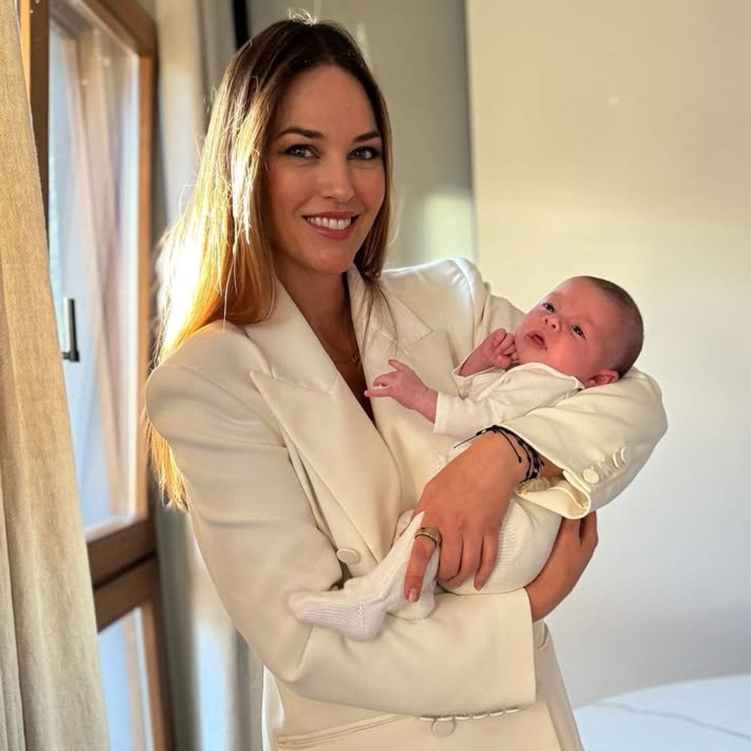 Helen Lindes comparte las fotos más bonitas de sus hijas Aura y Anaís