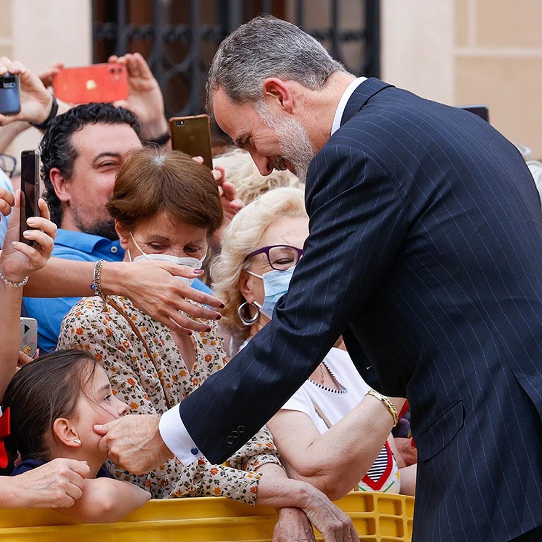 La cercanía del Rey con los vecinos de Plasencia antes de inaugurar una exposición con historia