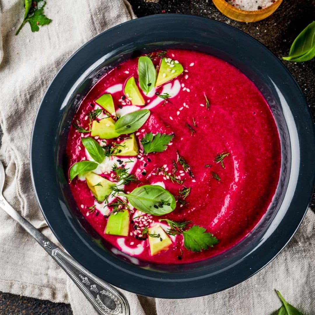 Gazpacho de remolacha y aguacate