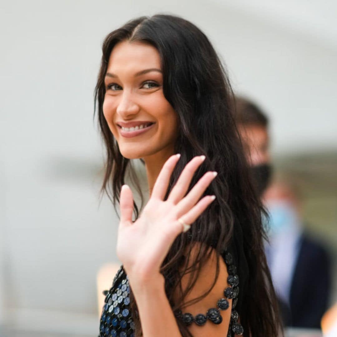 Bella Hadid reaparece en las Islas Caimán tras su retiro por enfermedad: ¿regresará a la pasarela?