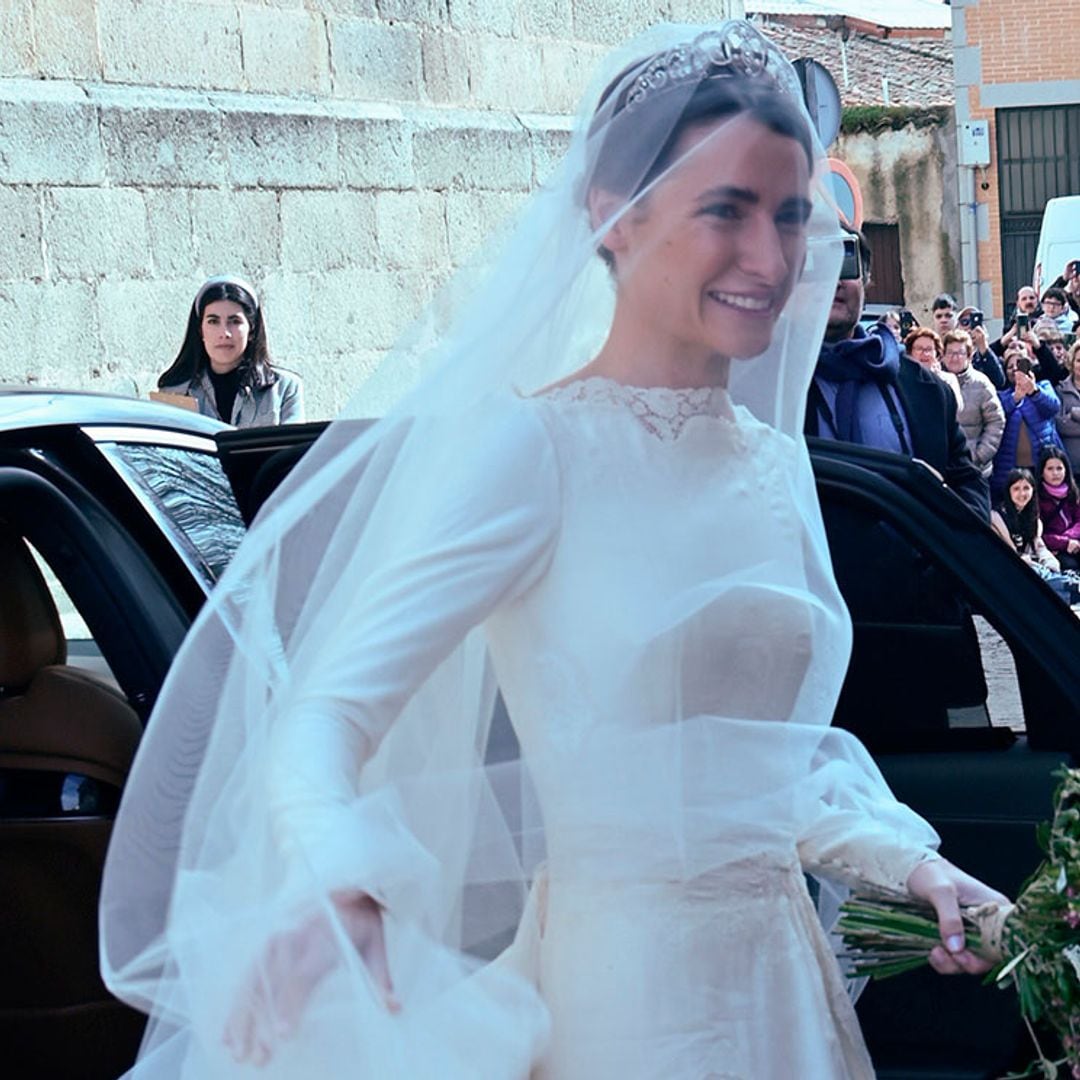 Romántico y minimalista: el vestido con el que Ana, hija de Carlos Sainz, se ha casado en Ávila