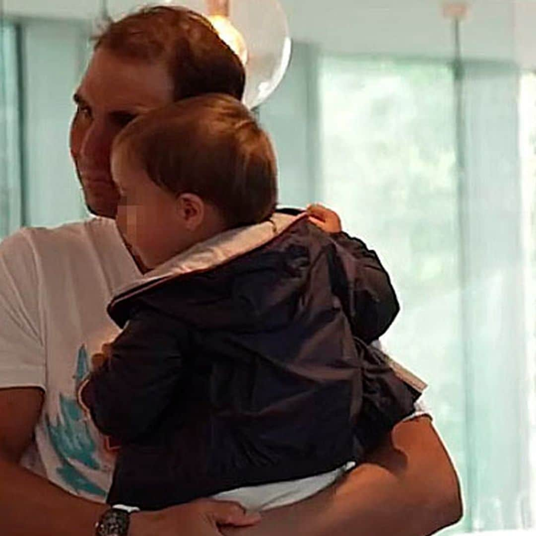 El entrañable vídeo de Rafa Nadal jugando con su hijo tras su derrota en el Roland Garros