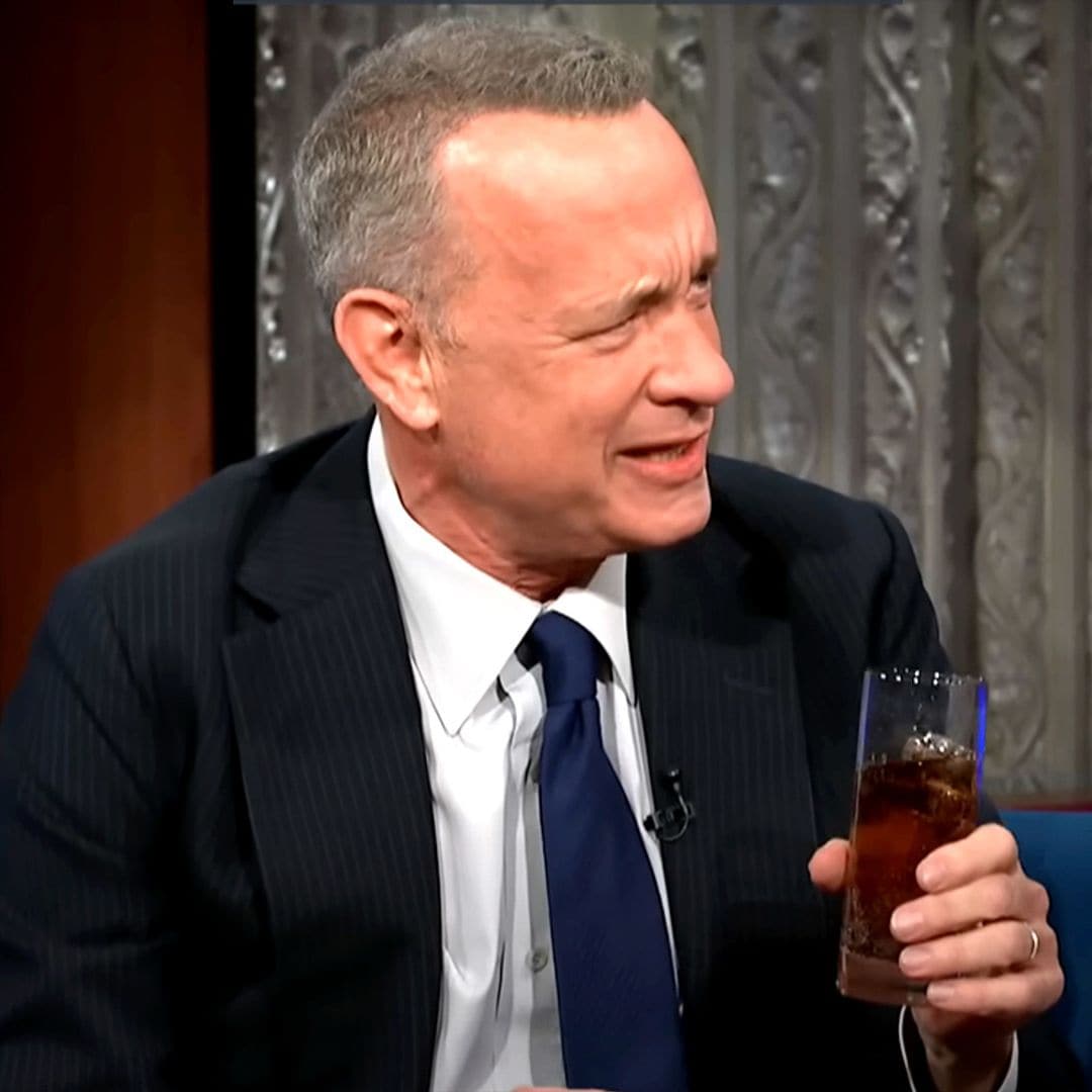 2 ingredientes y una extraña mezcla: el curioso cóctel que Tom Hanks ha hecho viral