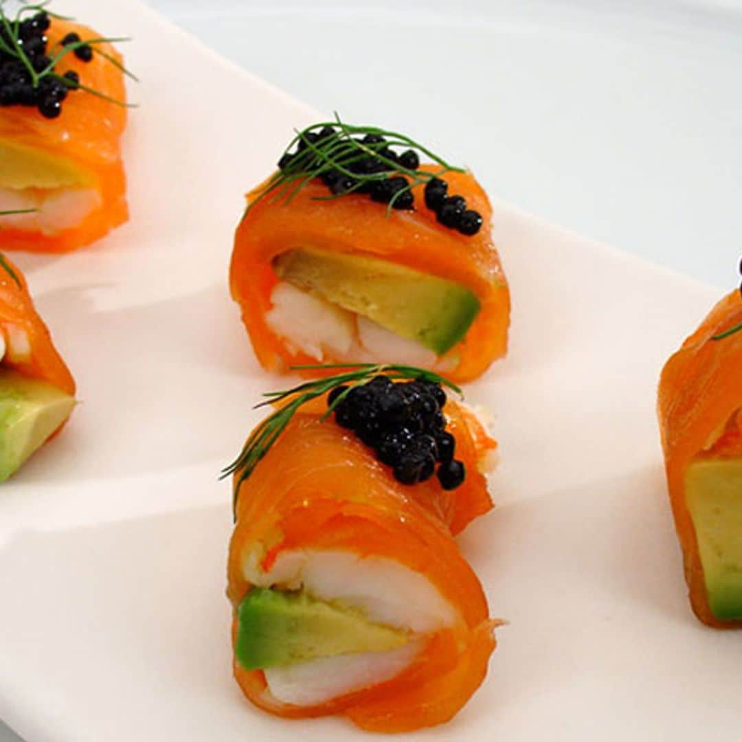 Rollitos de aguacate con salmón ahumado