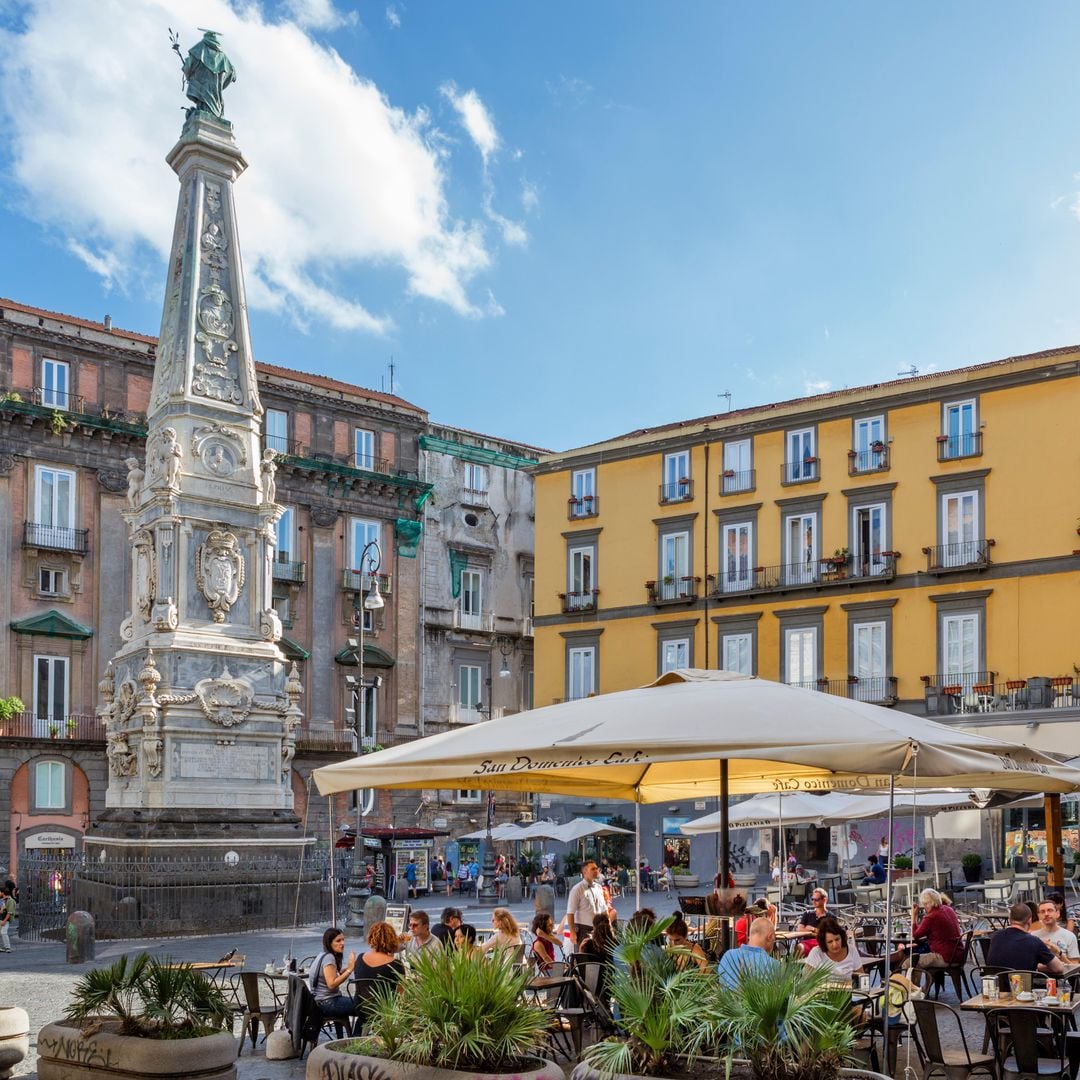 Plaza de San Domenico Maggiore, Nápoles