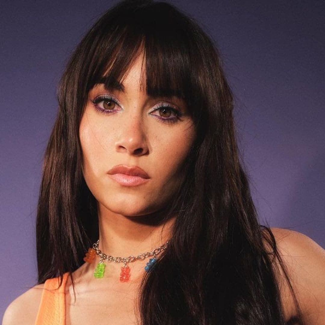 Aitana reinventa el look que llevó Cher ¡hace 47 años!