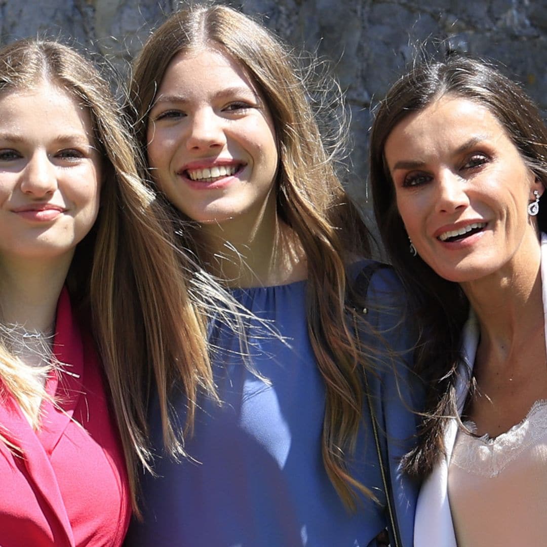 Todas las veces en las que doña Letizia compartió ropa y accesorios con sus dos hijas