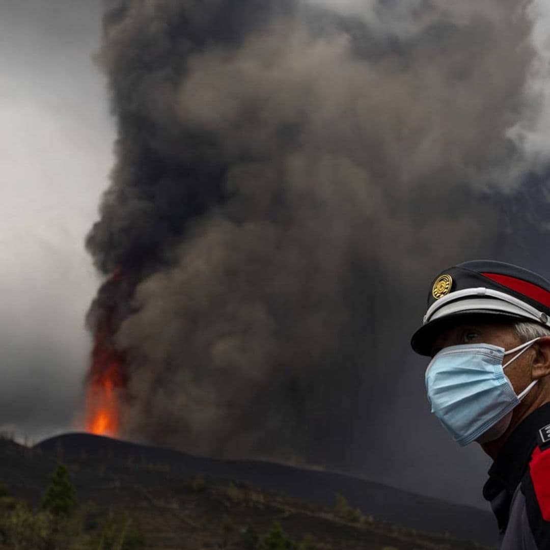 ¿Cómo pueden afectar el humo y los gases del volcán a nivel respiratorio?