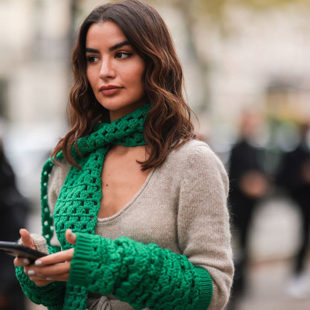 'Crochet' en invierno: la inesperada tendencia que triunfa en las calles de París a Madrid