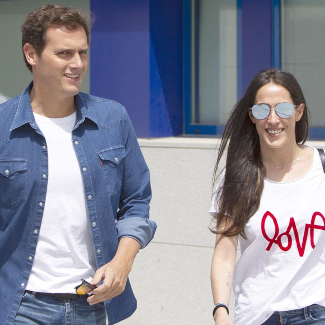 Malú y Albert Rivera publican la primera imagen de su hija y desvelan el nombre