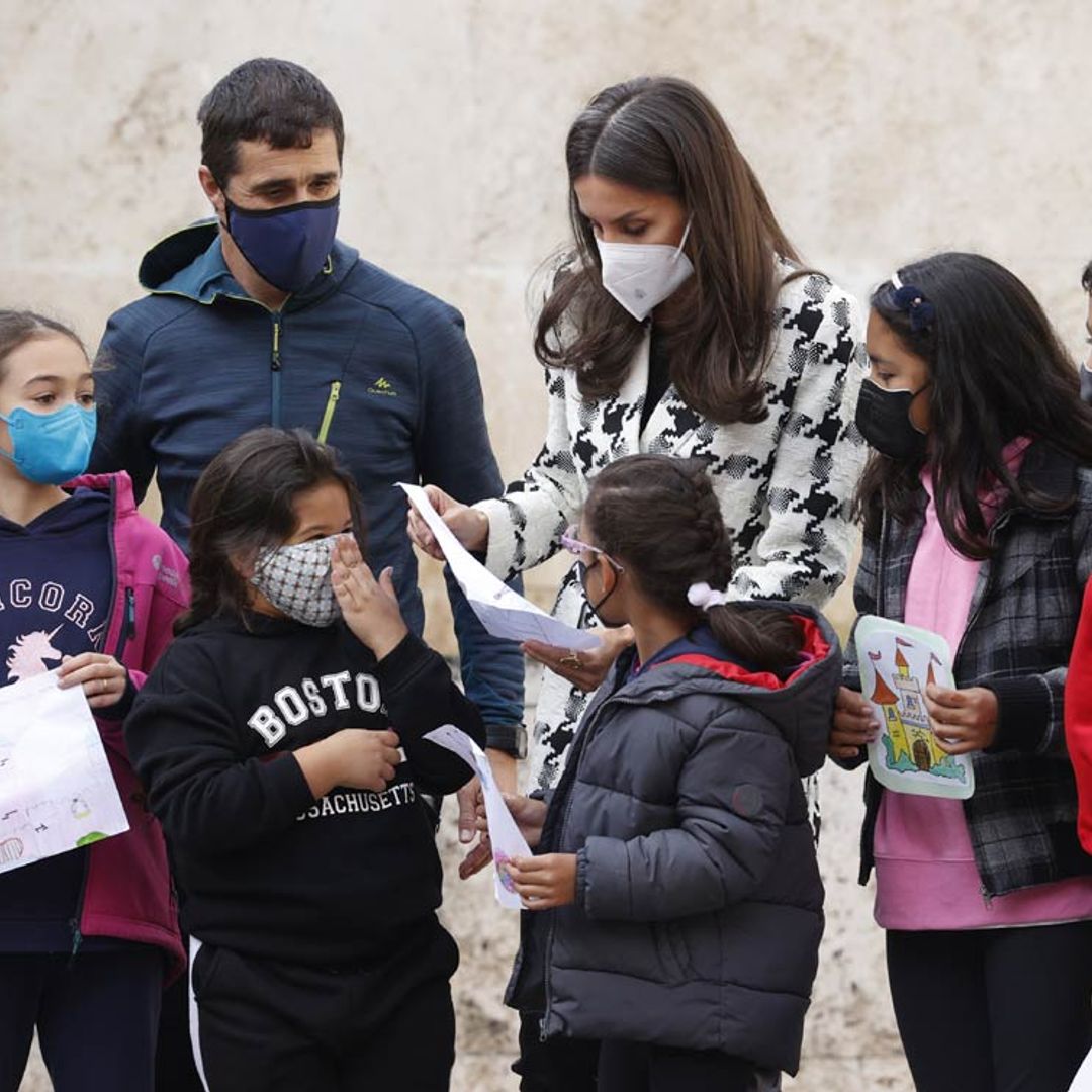 El encuentro de la Reina con los pequeños 'lingüistas' de San Millán de la Cogolla