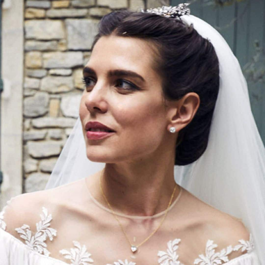 Del look nupcial a las invitadas, así fue la boda religiosa de Carlota Casiraghi hace tres años