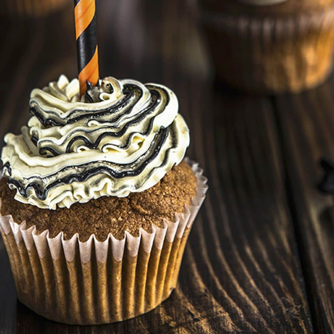 'Cupcakes' de avena con 'frosting' de regaliz