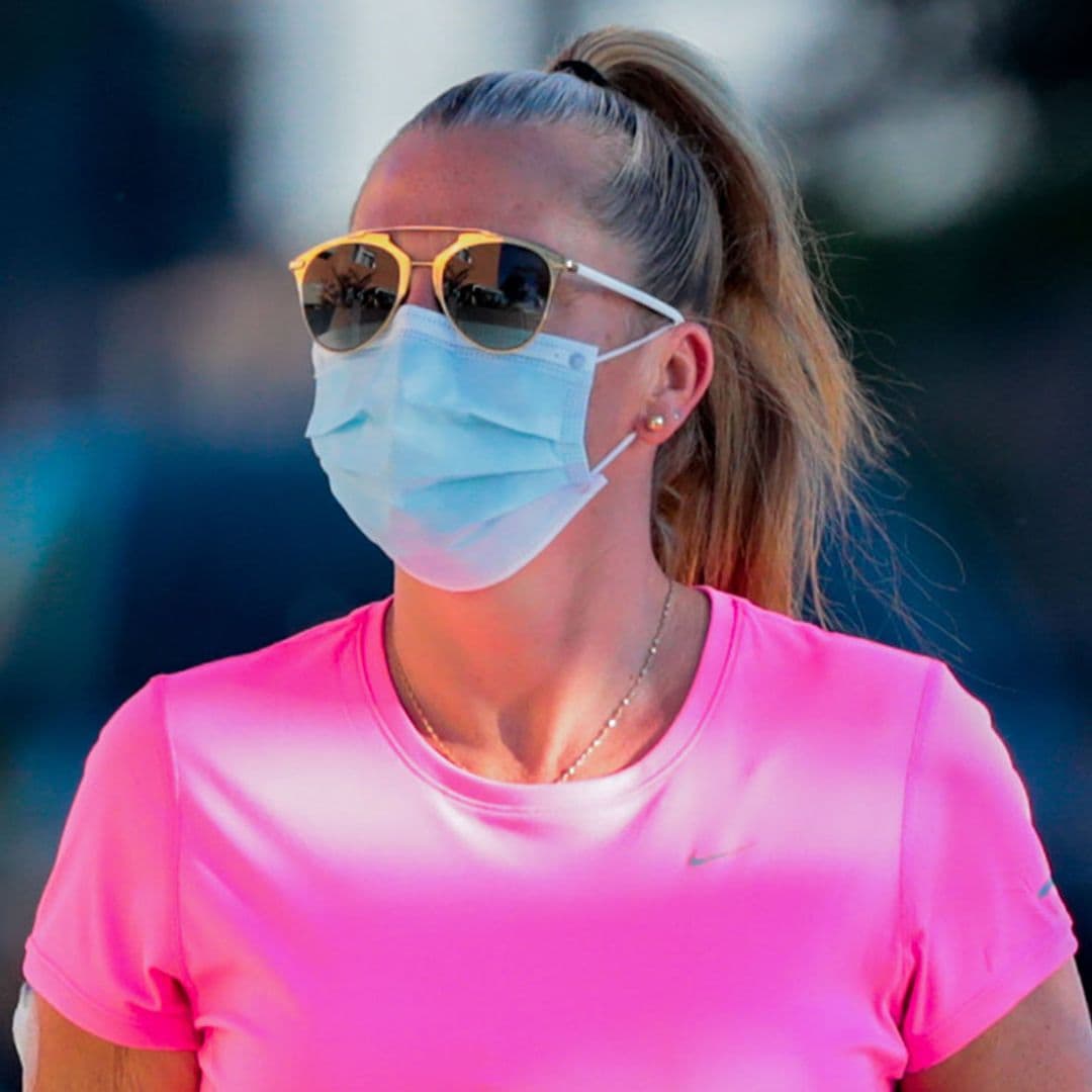 Belén Esteban disfruta de su primer paseo tras dos meses de confinamiento por el coronavirus