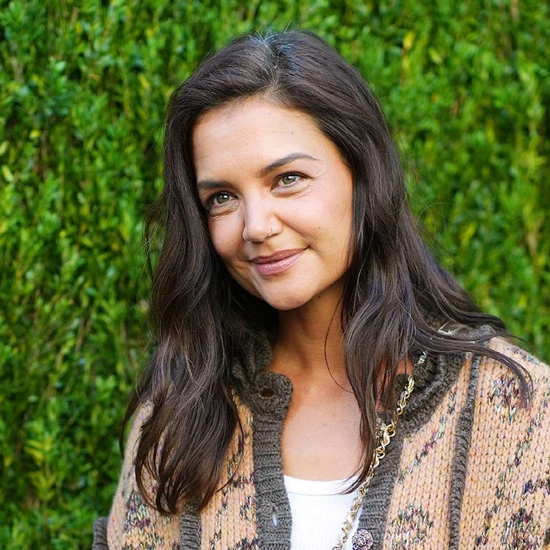 Katie Holmes reinventa los 43 con un piercing en la nariz y sin cubrir sus canas