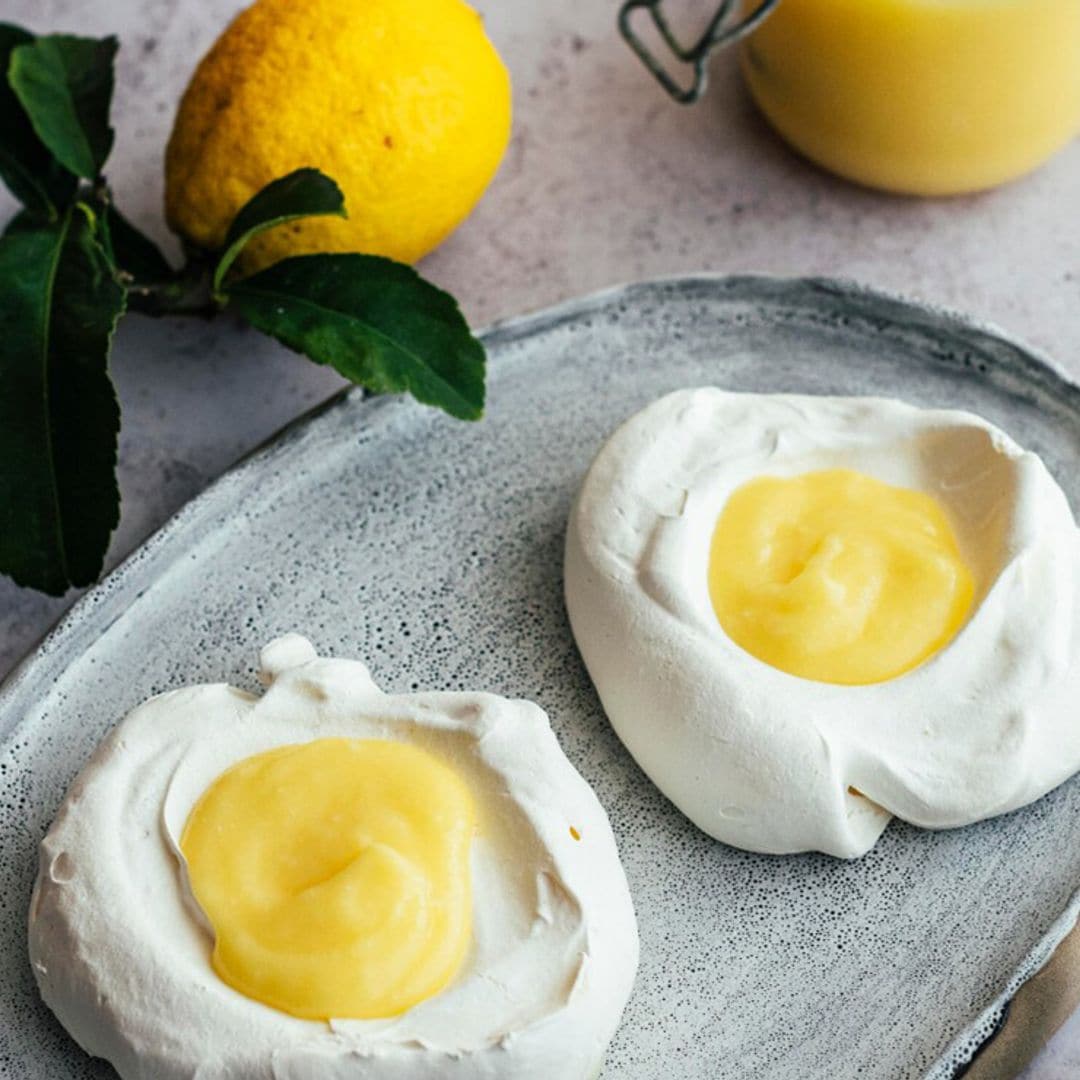 'Huevos fritos' de merengue con 'lemon curd'