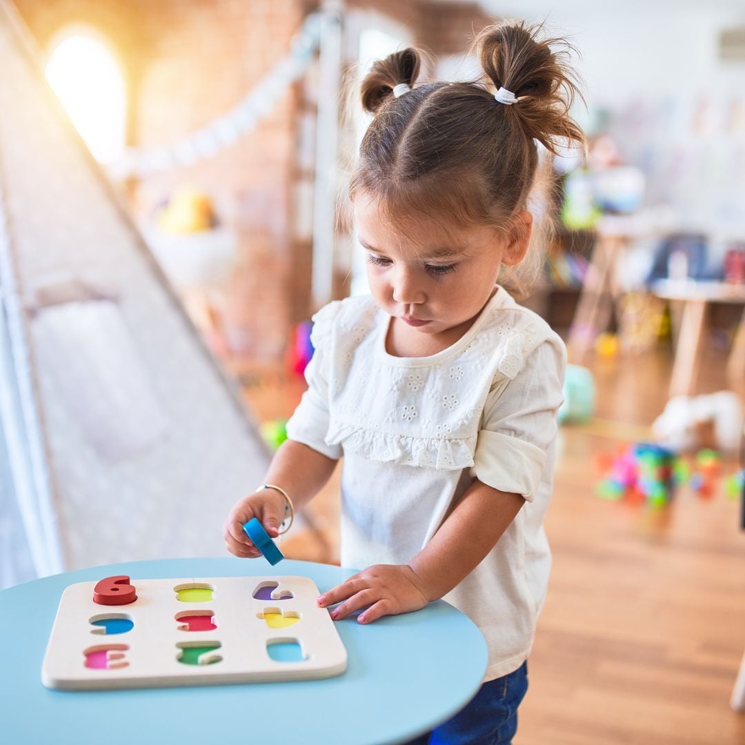 Enséñalo a ordenar y organizar sus juguetes con el método Montessori