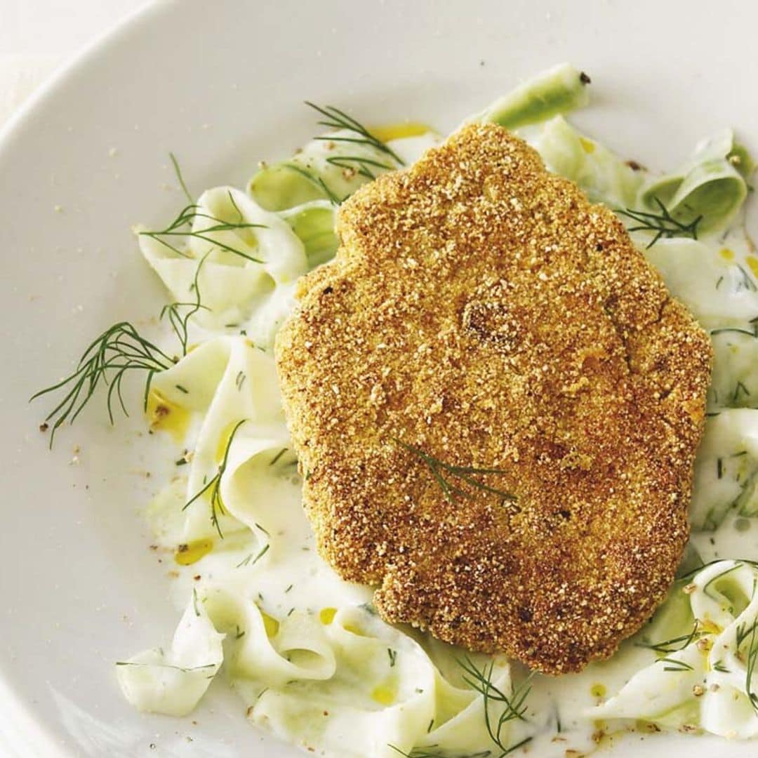 Escalopes de cordero con pasta al eneldo