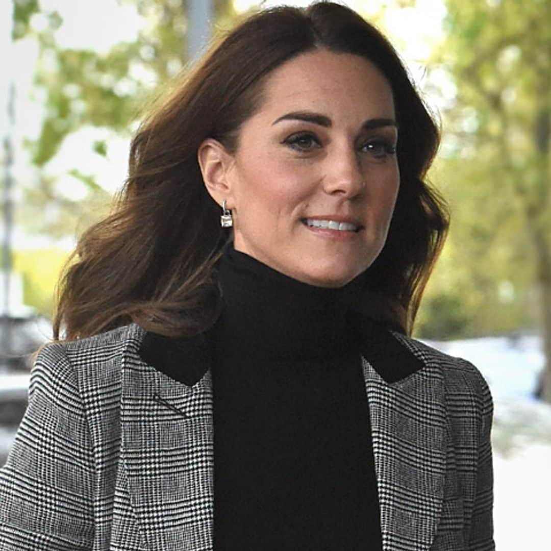 Seis meses después de dar a luz, Kate Middleton presume de figura con pantalones pitillo