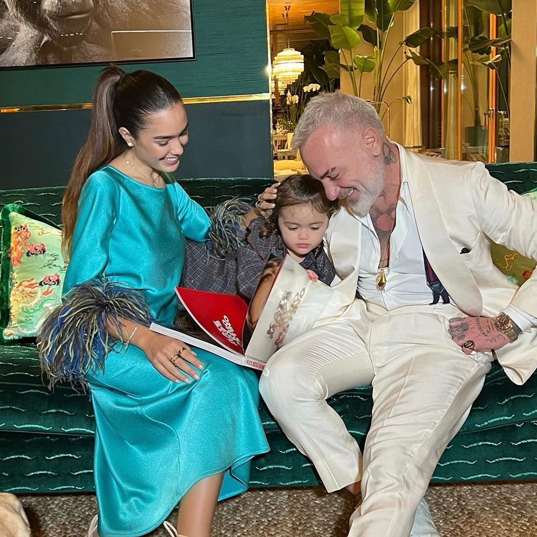 Con su adorable hija Blu, Gianluca Vacchi y Sharon Fonseca nos abren las puertas de su hogar para Navidad [EXCLUSIVA]