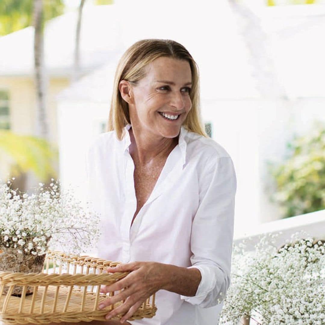 En la mesa de India Hicks