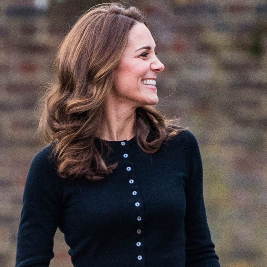 12 formas de llevar la falda midi plisada según Kate Middleton y otras 'royals'