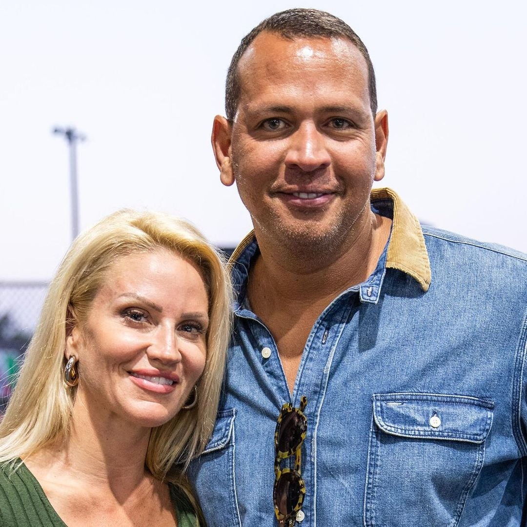 Alex Rodriguez celebra el cumpleaños de su novia con fotos inéditas