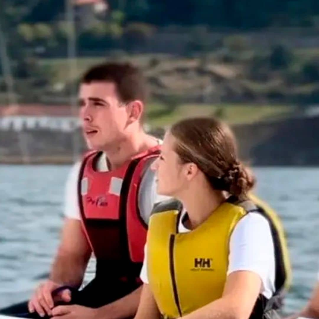 La imagen de la princesa Leonor haciendo instrucción marinera junto a sus compañeros en la ría de Pontevedra