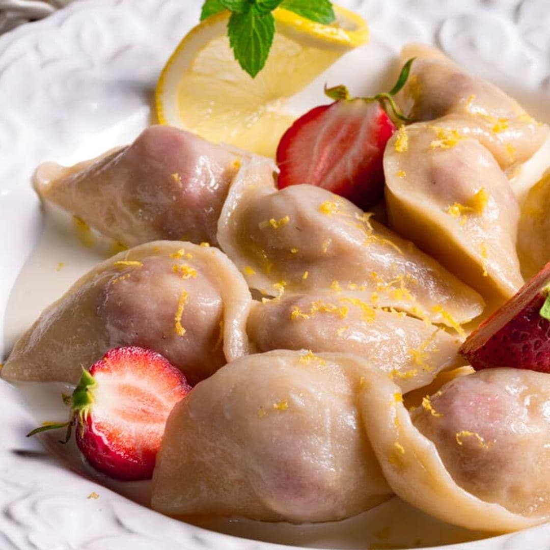 Raviolis de fresas con salsa inglesa