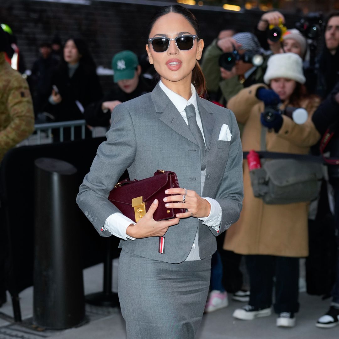 Eiza González y Peso Pluma sorprenden en el 'front row' de Thom Browne en NYFW