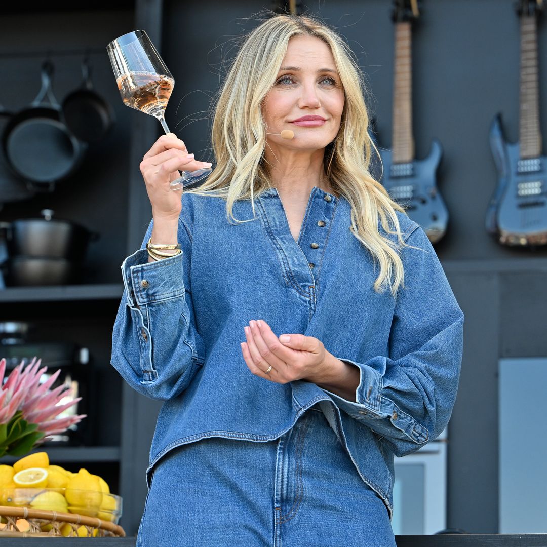 Cameron Diaz hablando de su marca de vinos en el Festival BottleRock Napa Valley, en California, el 24 de mayo de 2024