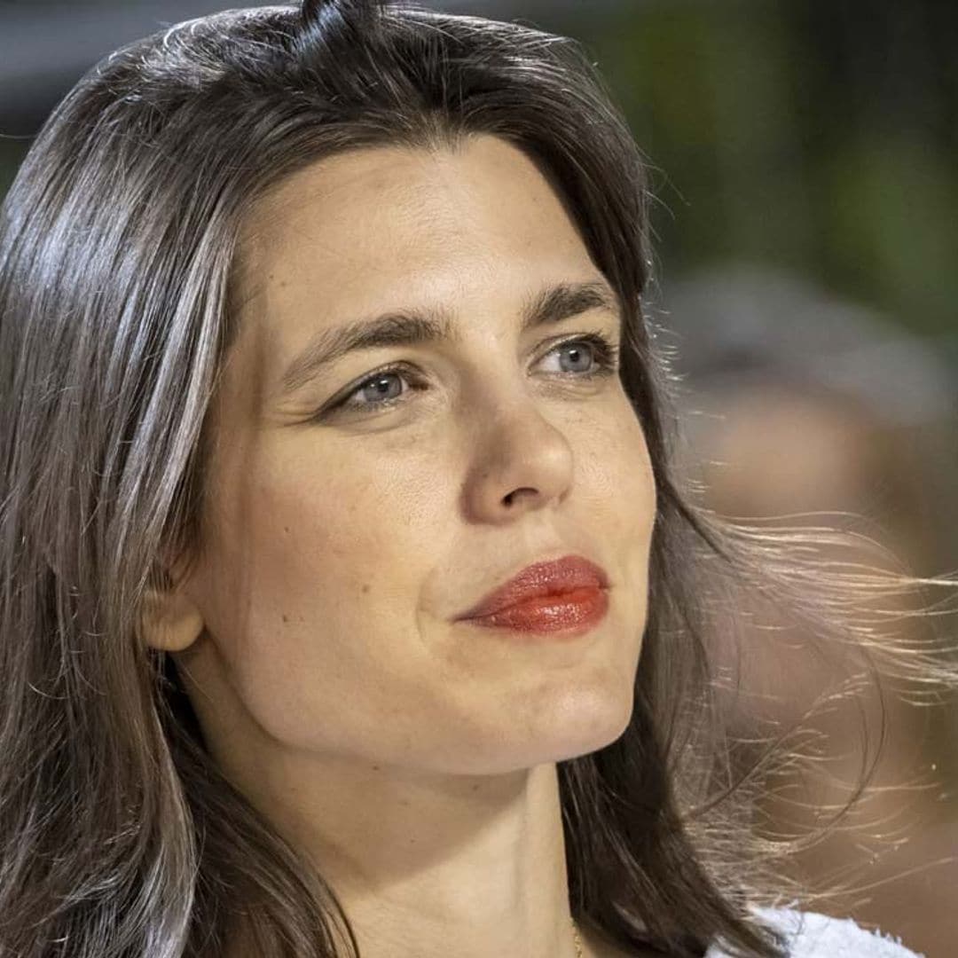 Compra el 'rojo Carlota Casiraghi' y las barras de labios que también favorecen a rubias y morenas