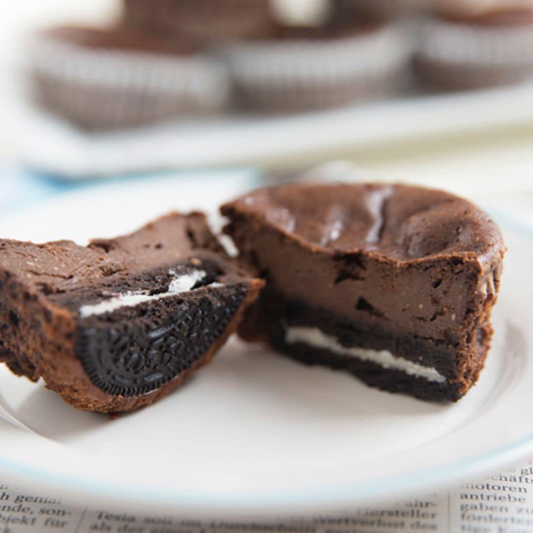 'Cupcakes' de chocolate con galleta Oreo