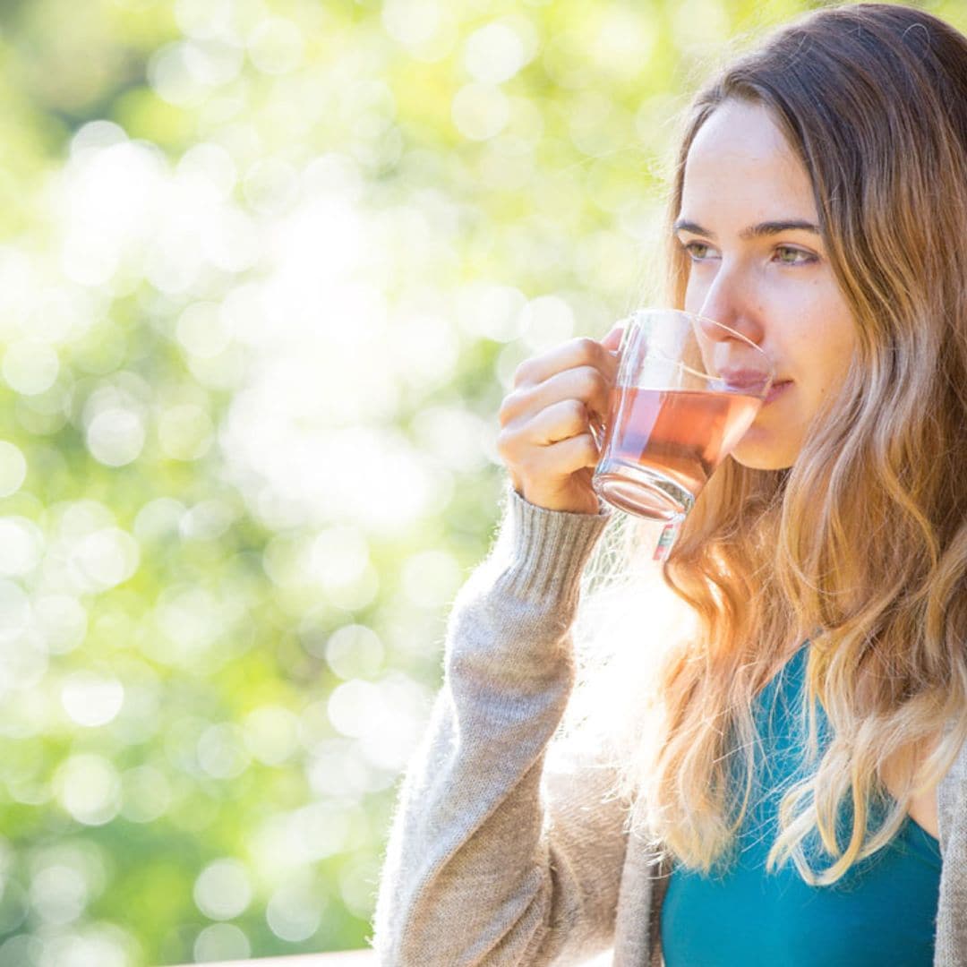 Cúrcuma, jengibre... estas 6 infusiones te ayudarán a aliviar los síntomas de la alergia