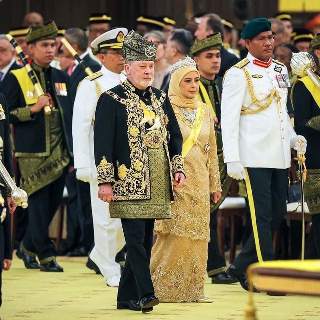 Así ha sido la fastuosa coronación de los Reyes de Malasia con la presencia del sultán de Brunéi e importantes Casas reales