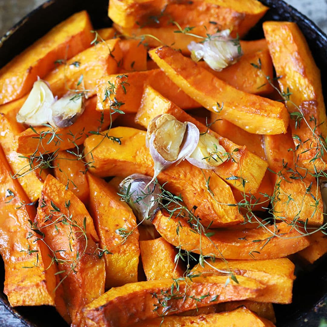 Calabaza asada al horno con hierbas y ajo