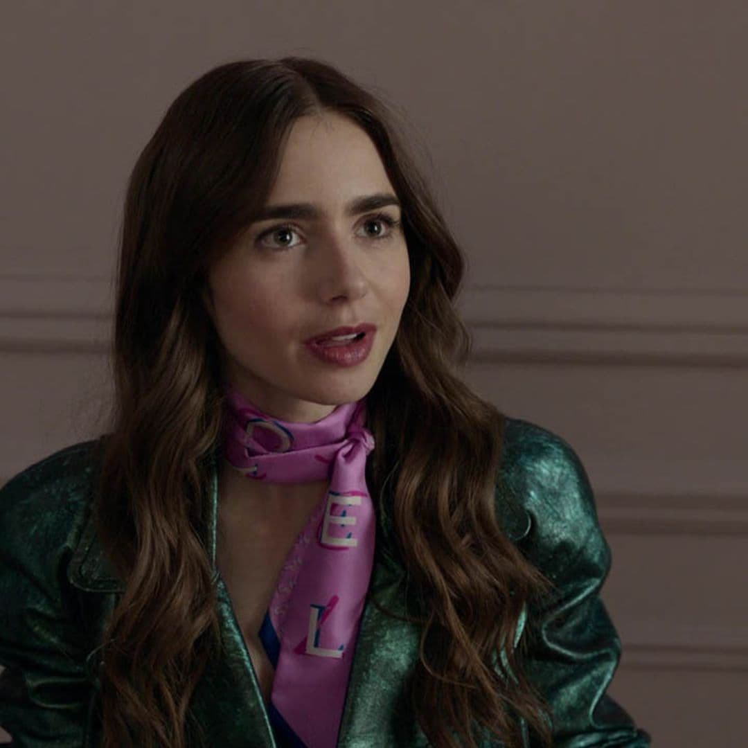 Lilly Collins copia a su personaje en 'Emily in Paris' con un accesorio de supertendencia