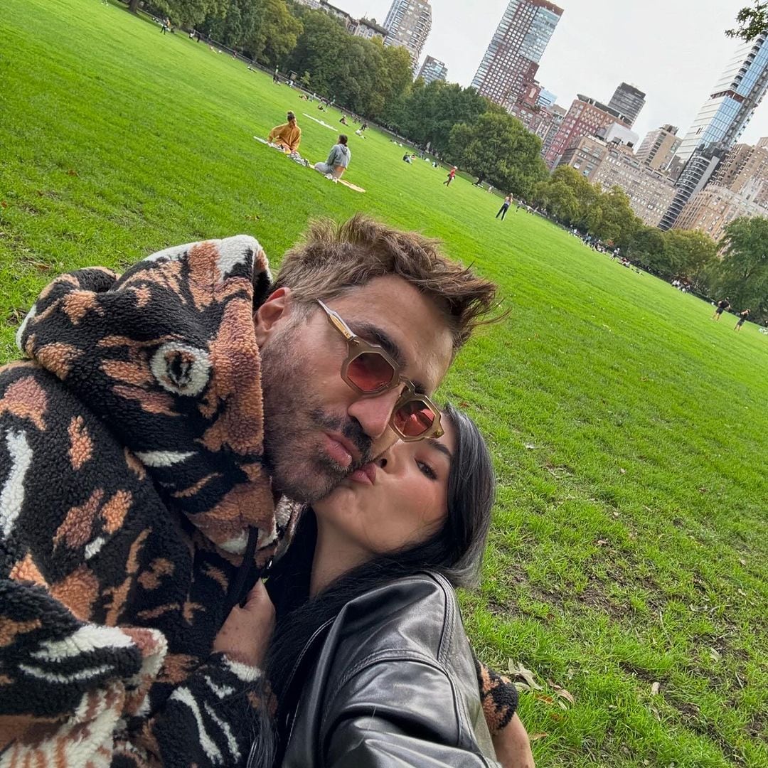 La romántica escapada de Alejandro Fernández y su novia a Nueva York