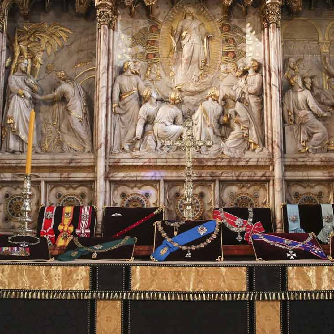 Su estandarte, el bastón, las medallas... Estas son las insignias que han acompañado al duque de Edimburgo en su funeral