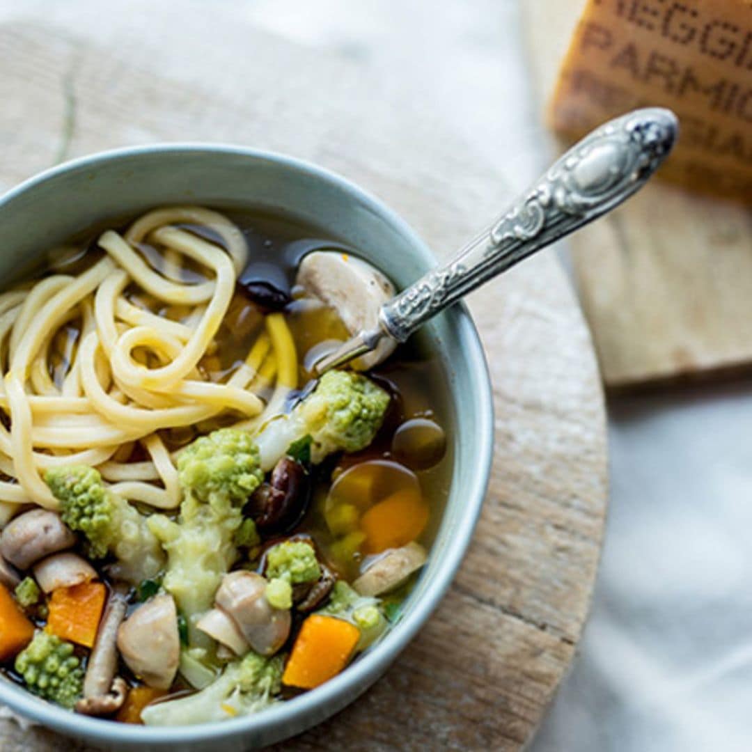 Ramen de romanesco, calabaza, setas y 'Parmigiano Reggiano'