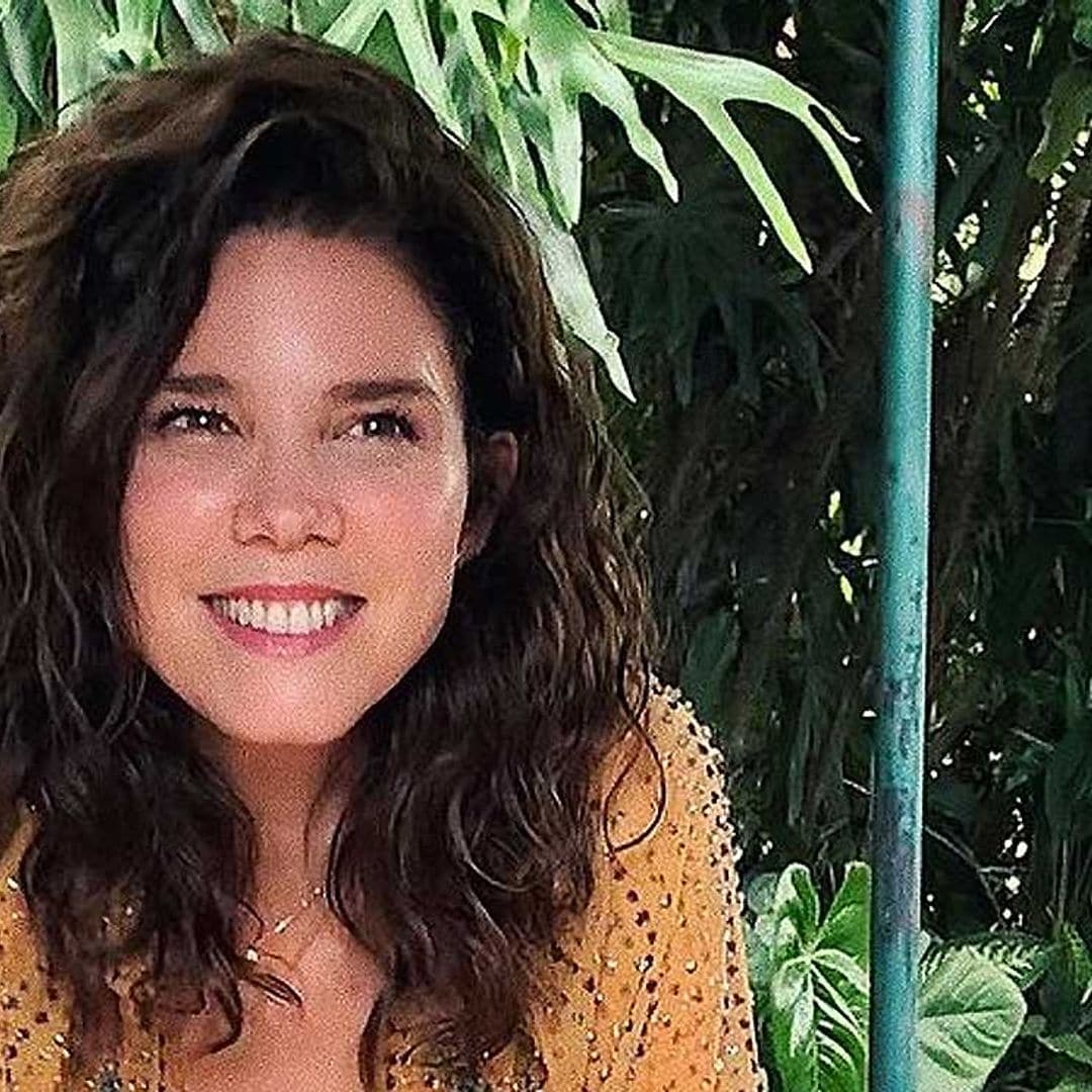 Con una gran tarta y una tierna foto de su infancia, así ha celebrado Juana Acosta su 44 cumpleaños