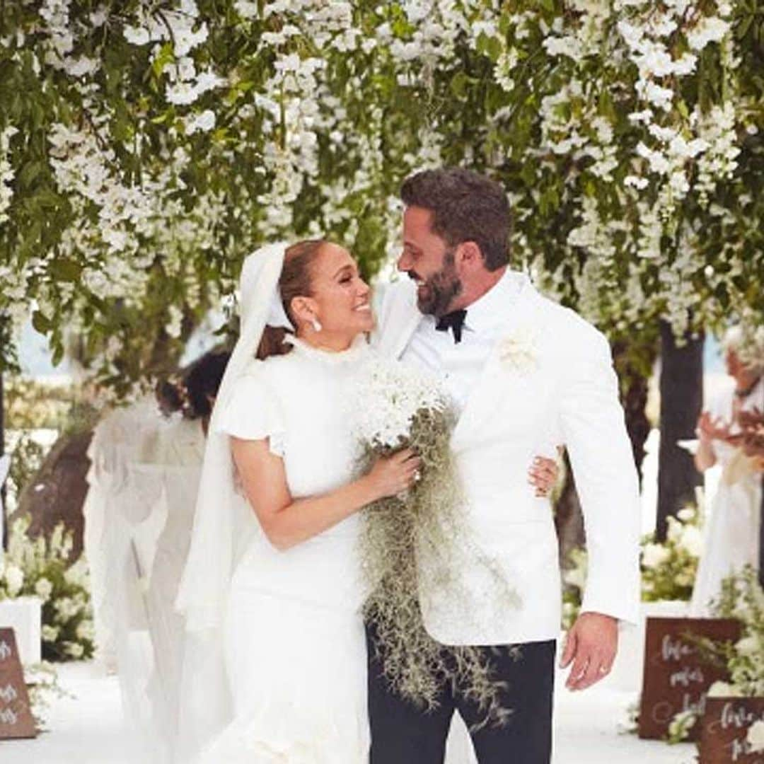 Jennifer Lopez comparte los detalles más románticos y los contratiempos de su boda con Ben Affleck