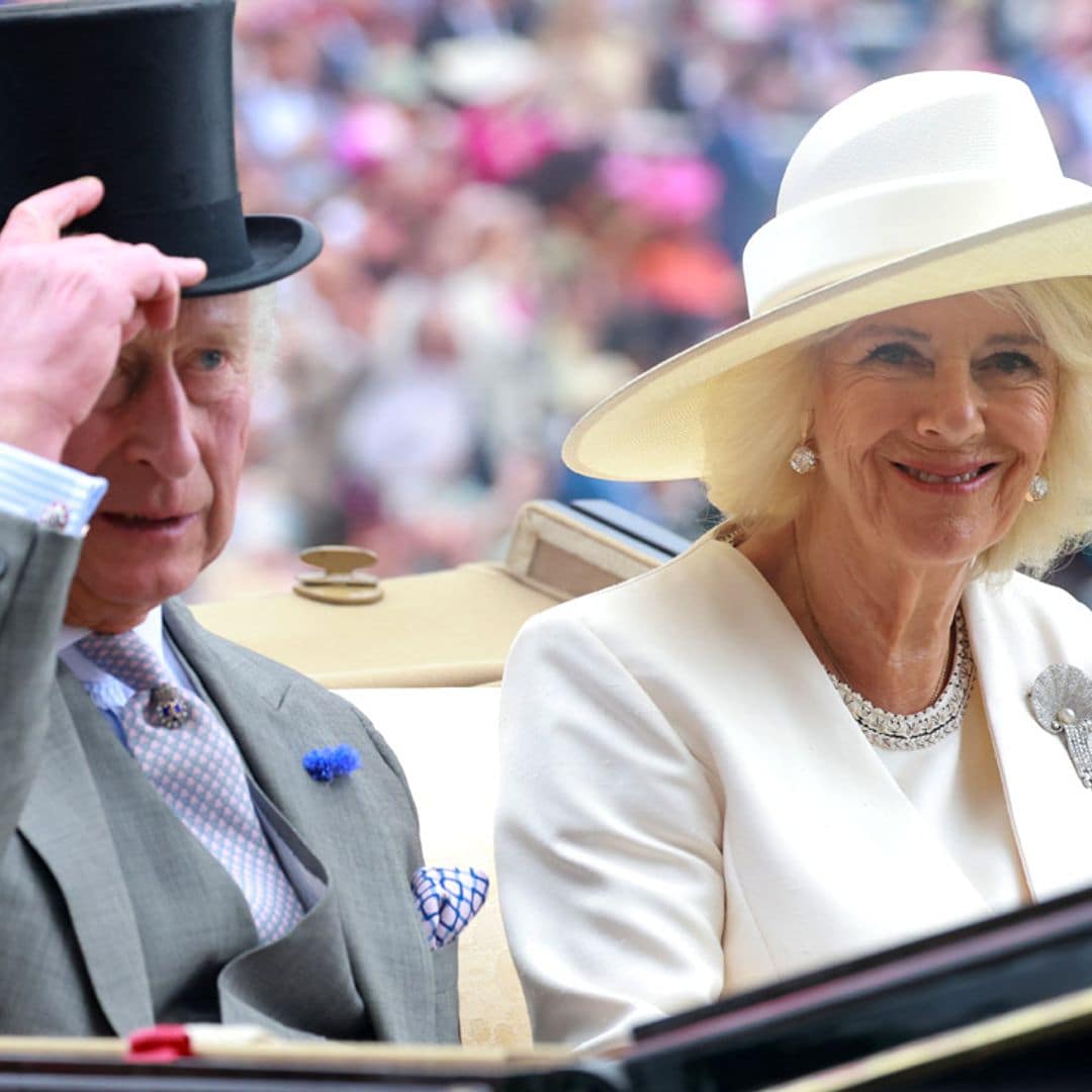 Camilla debuta en Ascot como Reina y estrena el broche de Isabel II al que estaba predestinada