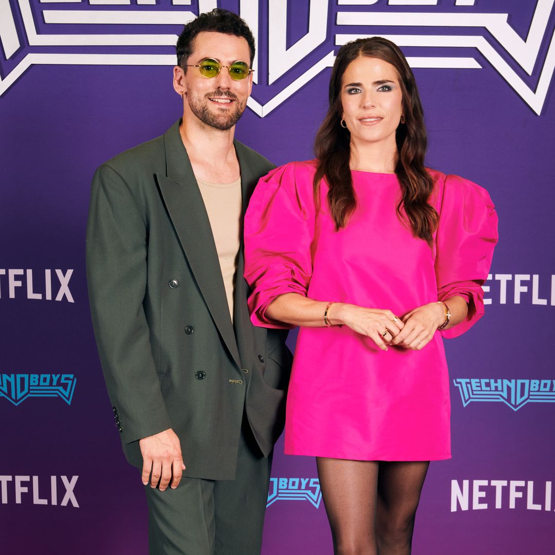 Luis Gerardo Méndez y Karla Souza reviven la década de los 90’s con ‘Technoboys’