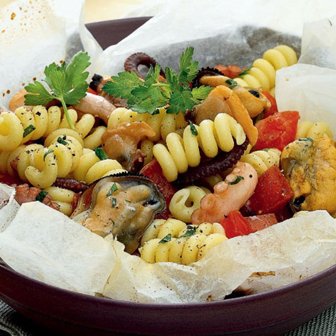 'Fusilli' a la marinera en papillote