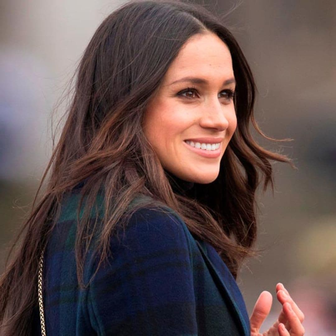 Ya puedes comprar el bolso de mano favorito de Meghan Markle