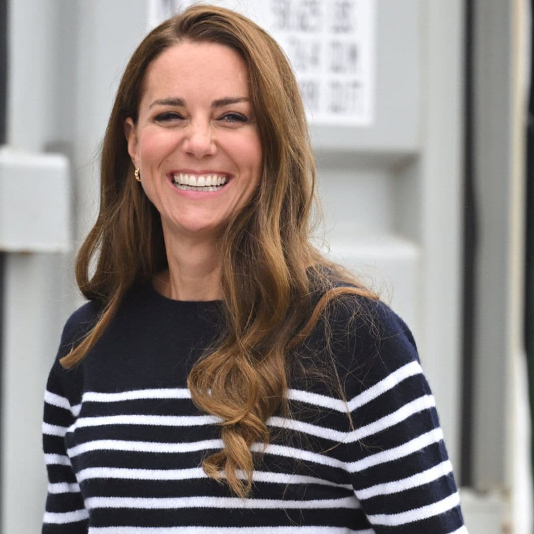 Kate Middleton, la más juvenil con 'shorts' y las zapatillas de Diana