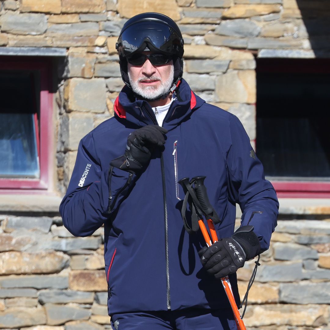 El rey Felipe VI se relaja esquiando en Baqueira Beret