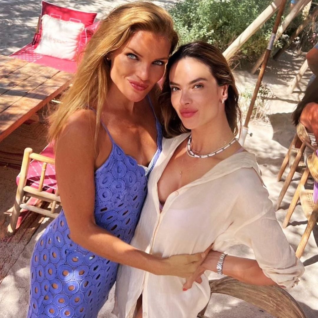 Esther Cañadas y Alessandra Ambrosio en Ibiza