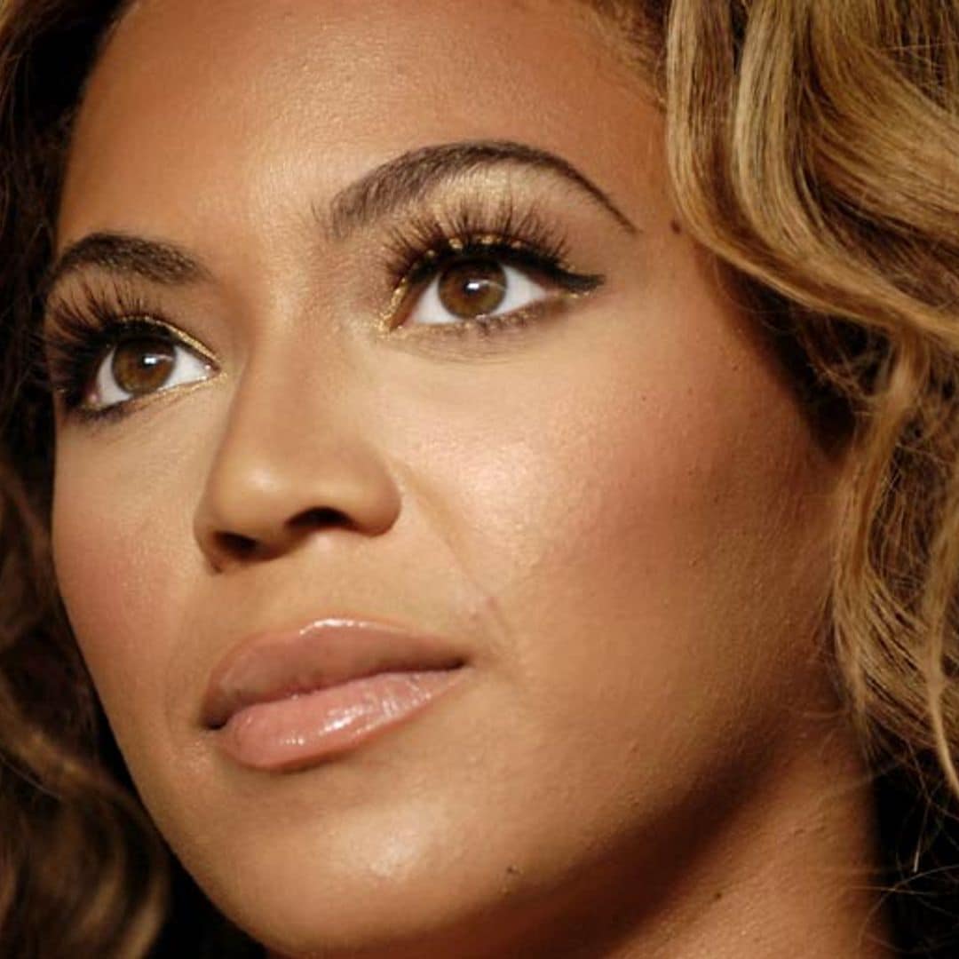 La inusual -pero eficiente- forma en que Beyoncé usa sus cosméticos